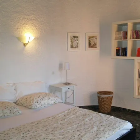 Beautiful Near Porto-vecchio With Garden And Wifi, 100 Metres Fr *